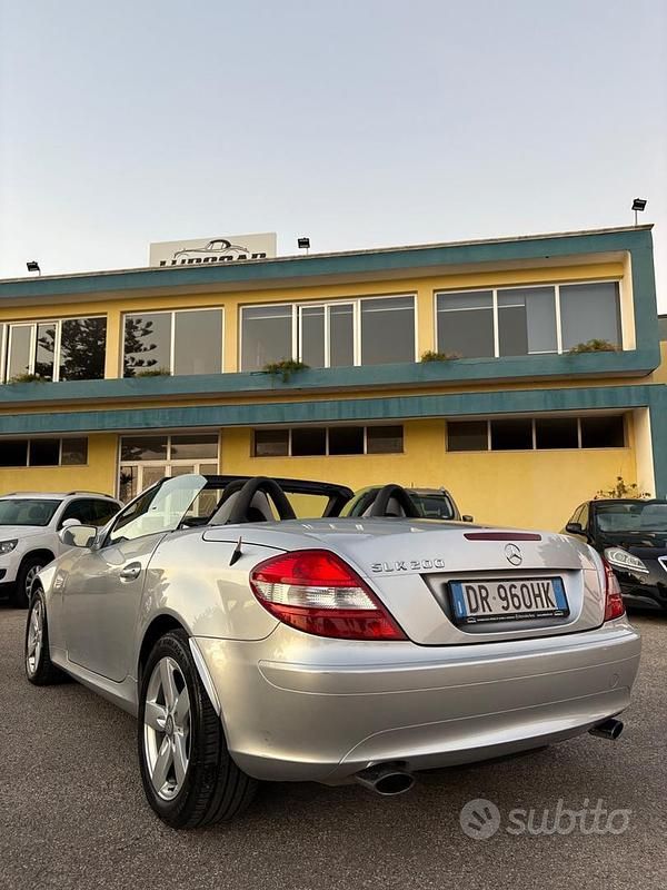 Usata Mercedes SLK200 163 CV (119 kW) 2008 Grigio Cabrio