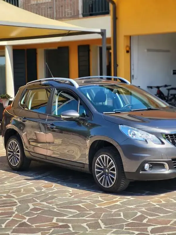 Usata Peugeot 2008 Active 75 CV (55 kW) 2017 Grigio SUV