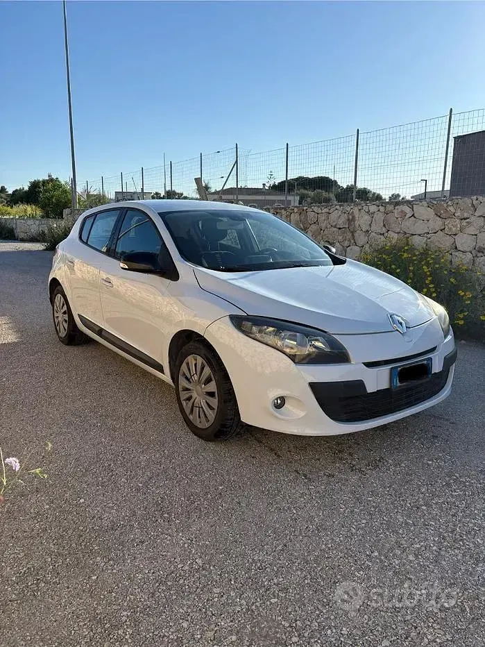 Usata Renault Mégane III 110 CV (80 kW) 2011 Bianco Berlina