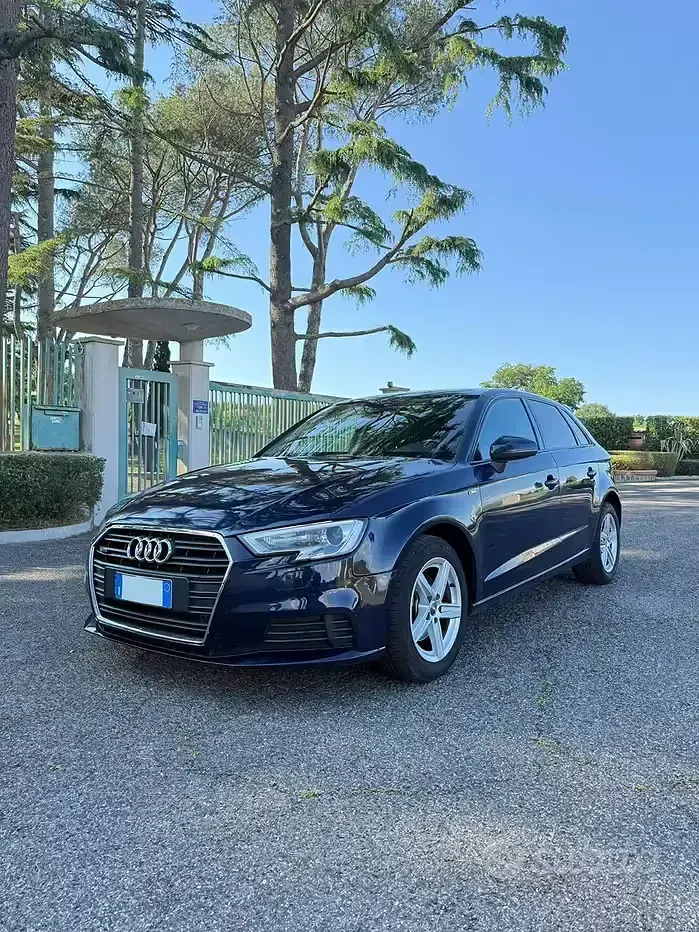Usata Audi A3 116 CV (85 kW) 2017 Blu Utilitaria