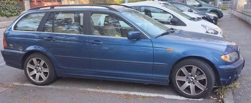 Blu/azzurro Usata 2002 BMW 330 Station wagon | 3800 € (Buon prezzo) - Immagine 1/2