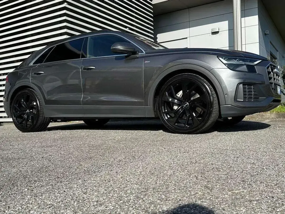 Usata Audi Q8 Sport 286 CV (210 kW) 2019 Grigio SUV