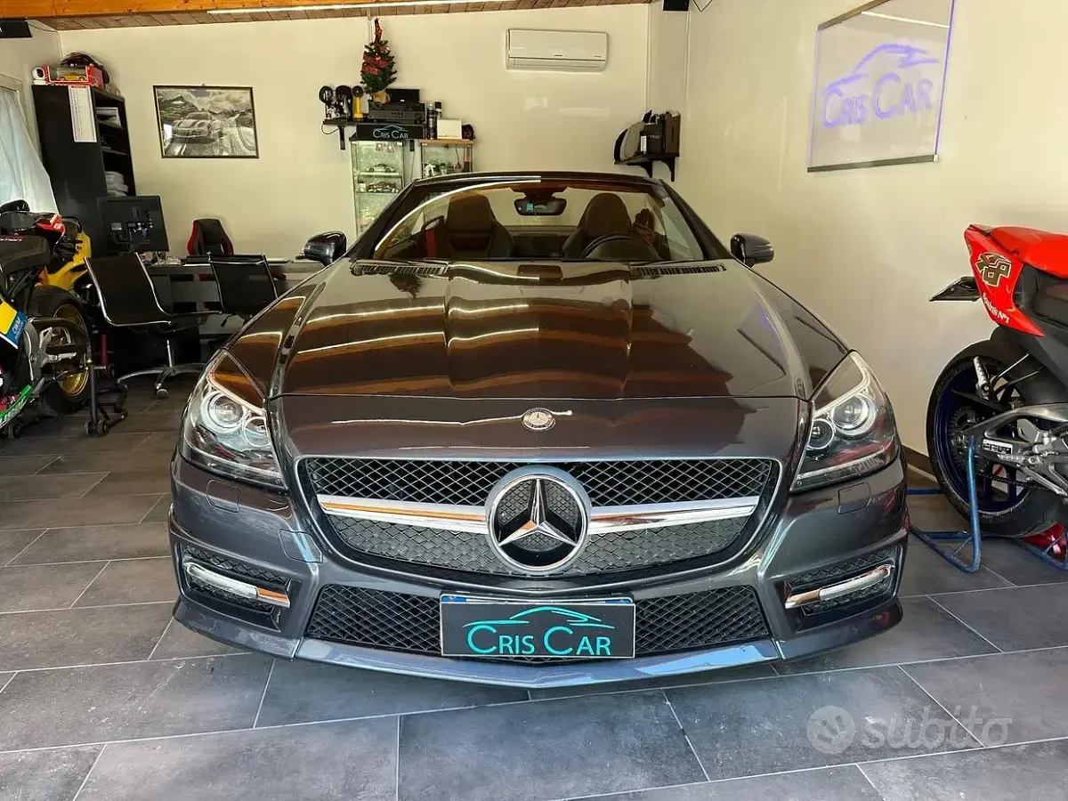 Usado Mercedes SLK250 Premium 204 CV (150 kW) 2012 Gris Descapotable