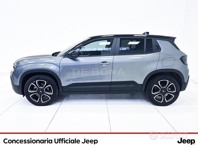 Usata Jeep Avenger 114 kW (156 CV) 2023 Grigio SUV