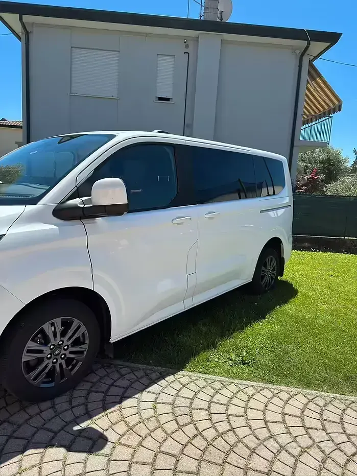 Usata Ford Tourneo Custom Titanium 170 CV (125 kW) 2024 Bianco Furgone