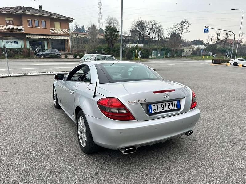 Usata Mercedes SLK200 184 CV (135 kW) 2010 Argento Cabrio