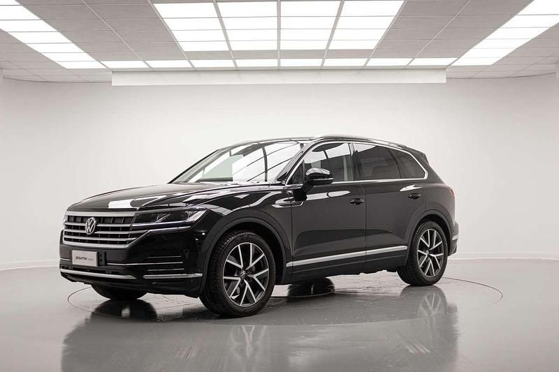 Usata VW Touareg Elegance 231 CV (169 kW) 2023 Nero SUV