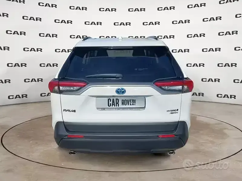 Usata Toyota RAV4 Hybrid 222 CV (163 kW) 2022 Bianco SUV
