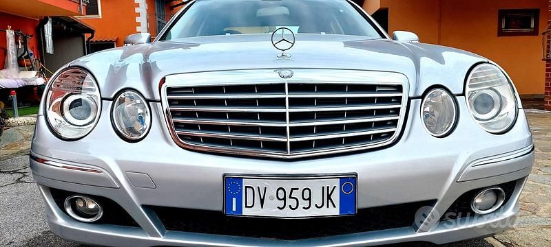Usata Mercedes E280 Elegance 190 CV (139 kW) 2009 Grigio Berlina