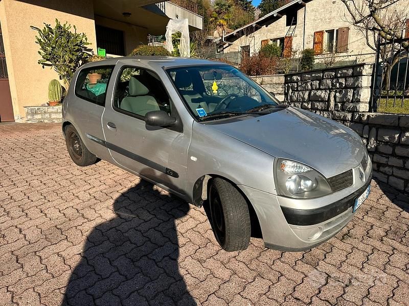 Usata Renault Clio II 2005 Berlina