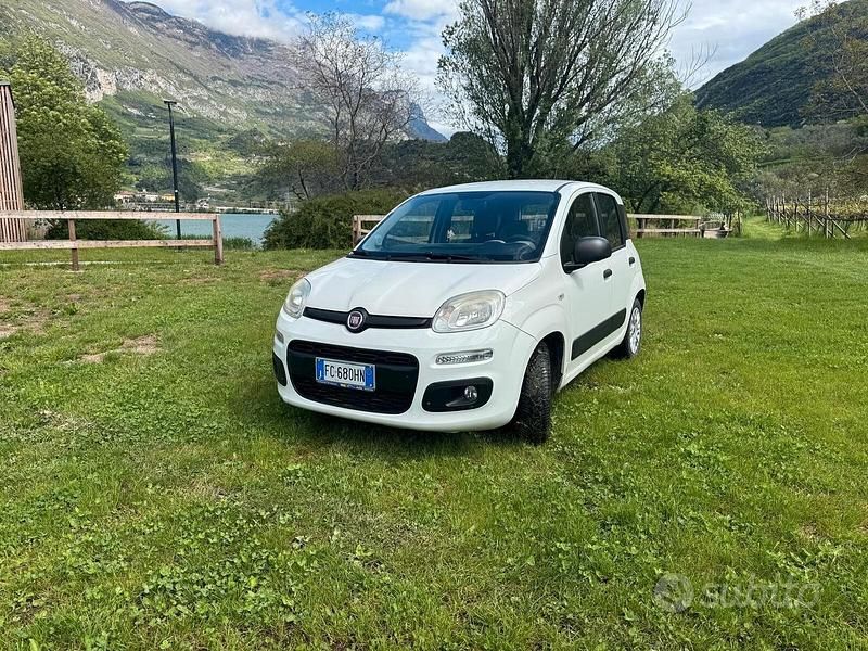 Usata Fiat Panda Lounge 69 CV (50 kW) 2015 Bianco Utilitaria