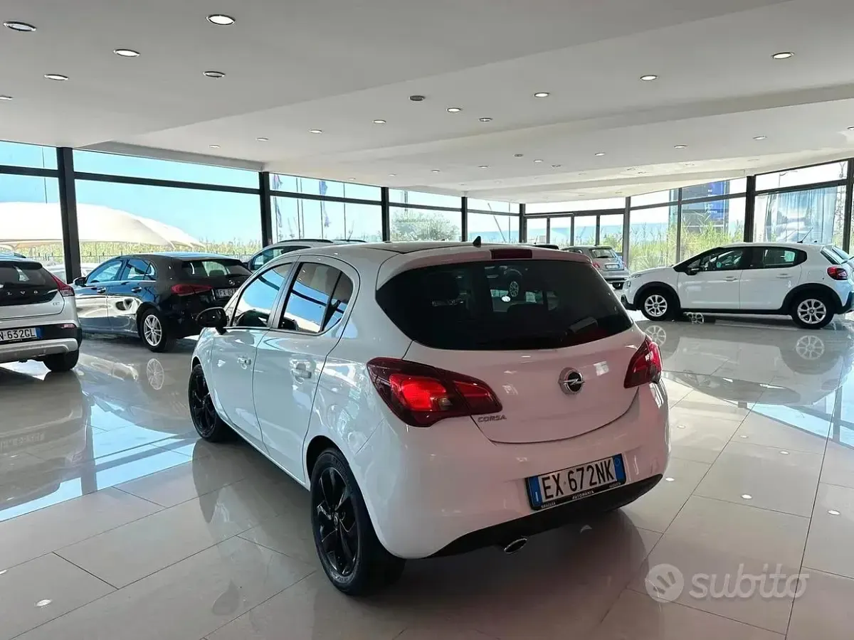 Usata Opel Corsa Edition 90 CV (66 kW) 2015 Bianco Utilitaria