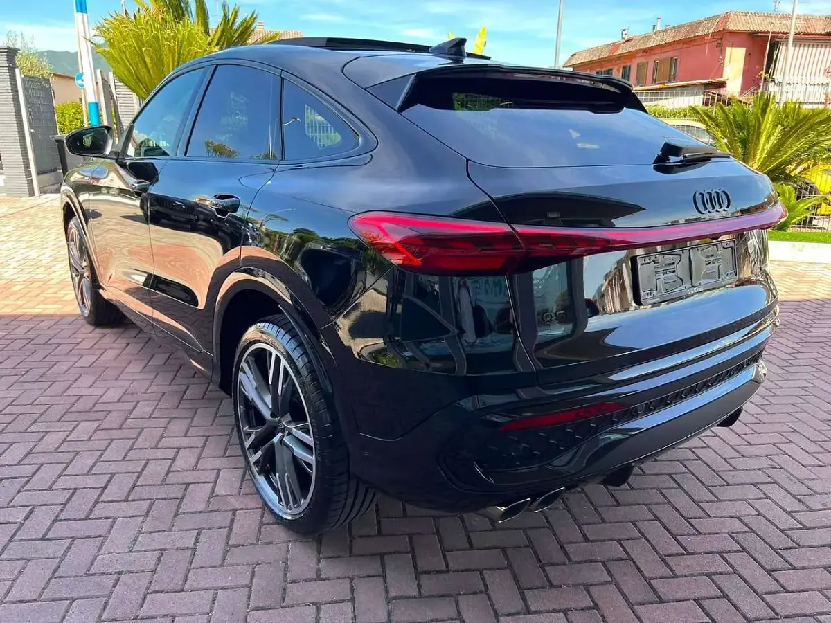 Nuova Audi Q5 Sportback S-Line 204 CV (150 kW) 2026 Nero SUV