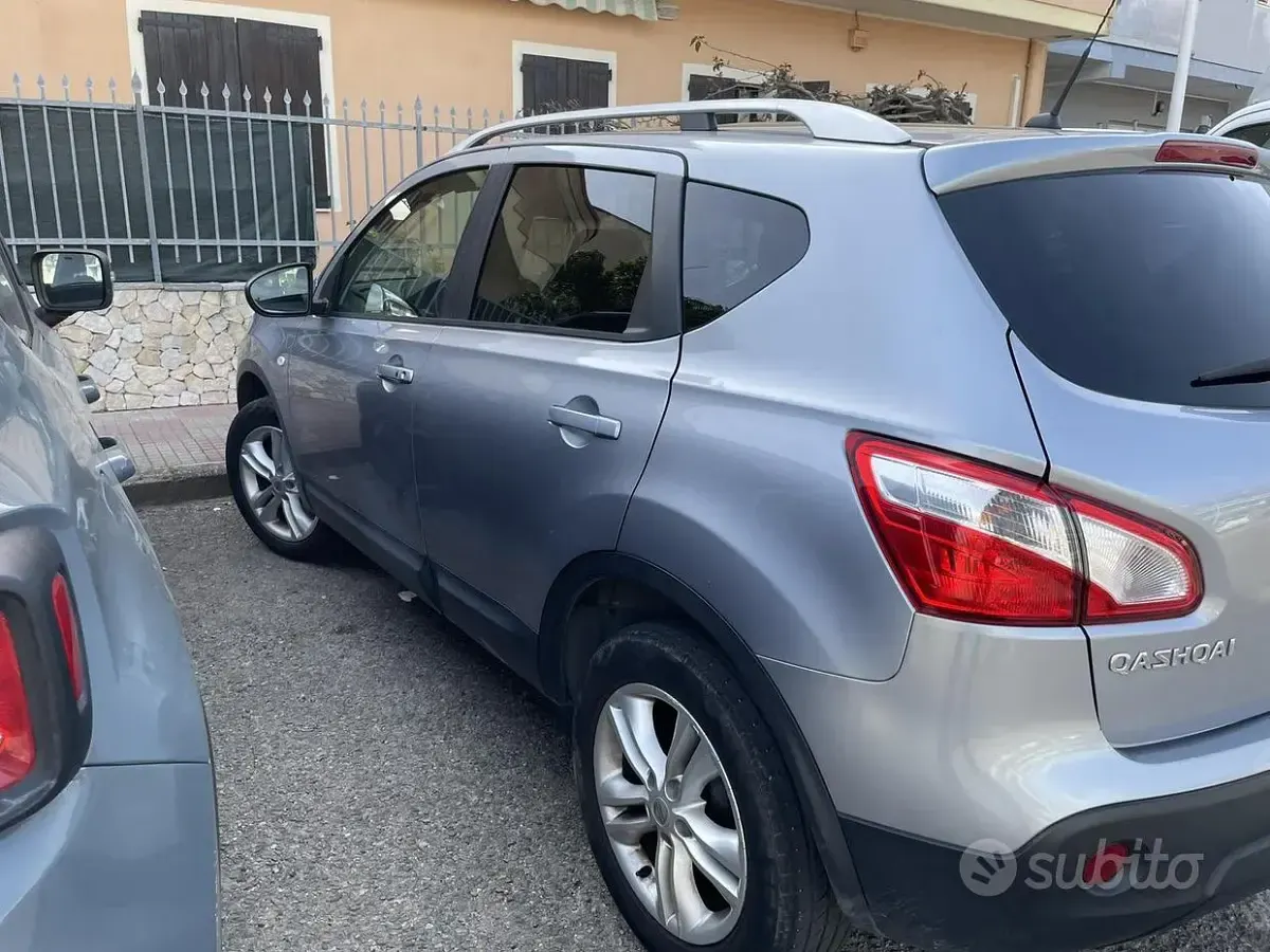 Usata Nissan Qashqai Tekna 131 CV (96 kW) 2013 Grigio SUV