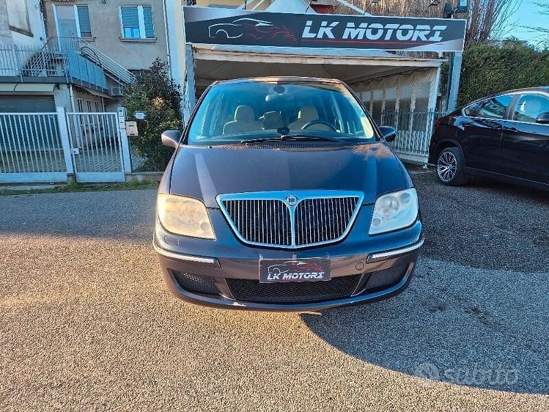 Usata Lancia Phedra 170 CV (125 kW) 2008 Blu Monovolume