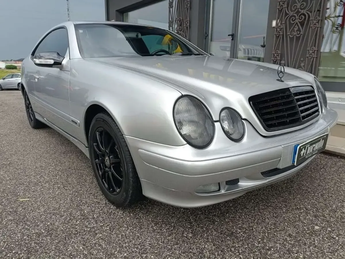 Usata Mercedes CLK230 Avantgarde 193 CV (141 kW) 2000 Argento Coupé