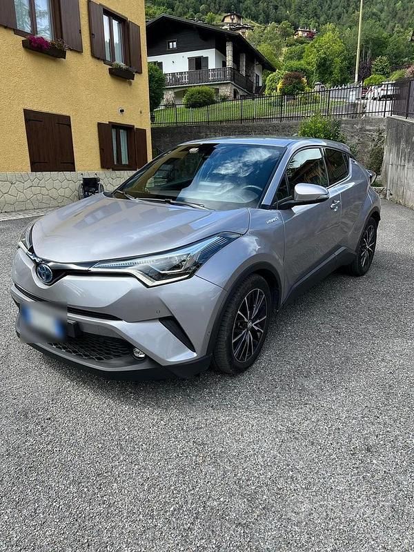 Grigio Usata 2019 Toyota C-HR Lounge SUV | 18.000 € (Cara) - Immagine 1/4