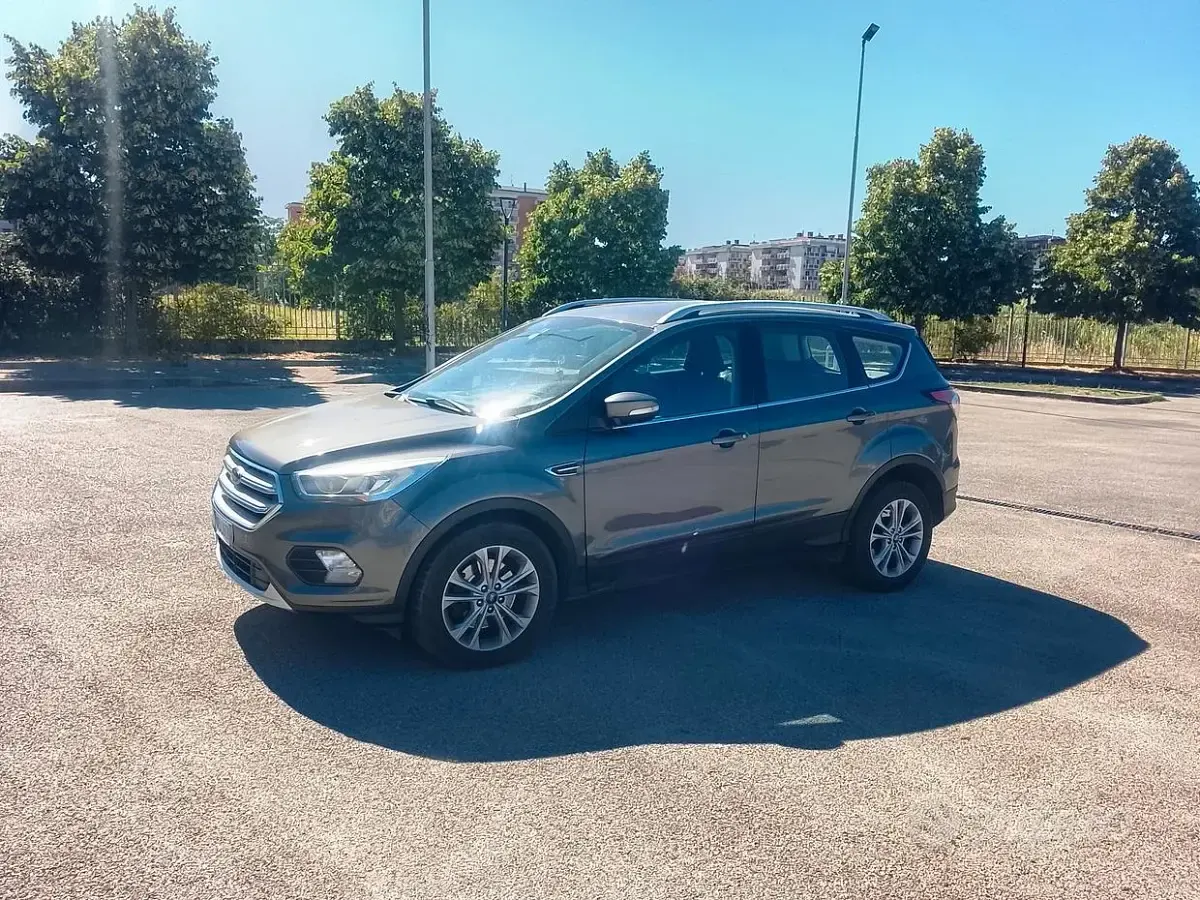 Usata Ford Kuga 120 CV (88 kW) 2020 SUV