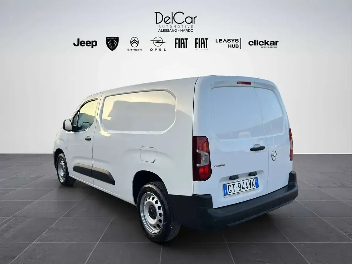 Usata Opel Combo Edition 101 CV (74 kW) 2024 Bianco Monovolume