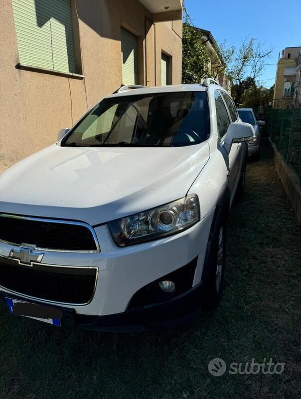 Bianco Usata 2011 Chevrolet Captiva LT SUV | 6000 € (Molto cara) - Immagine 1/4