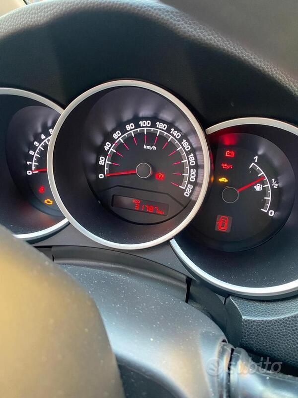 Usata 2017 Kia Venga Due volumi | 7800 € (Ottimo prezzo) - Immagine 1/4