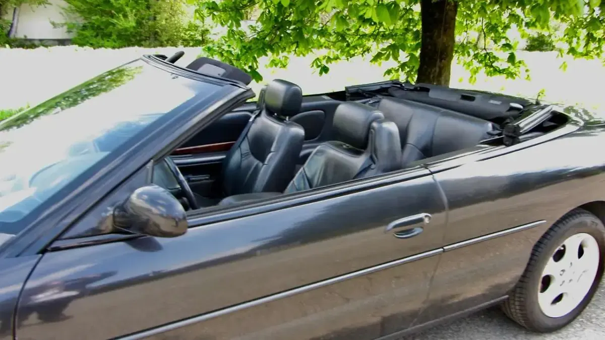 Usata Chrysler Stratus 163 CV (119 kW) 2000 Nero Cabrio