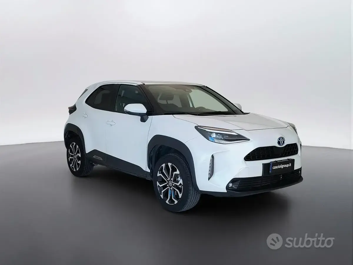Usata Toyota Yaris Cross Trend 116 CV (85 kW) 2022 Bianco SUV