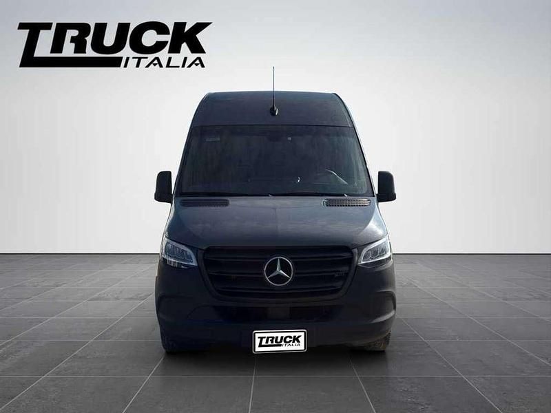 Usata Mercedes Sprinter 170 CV (125 kW) 2023 Grigio scuro Furgone