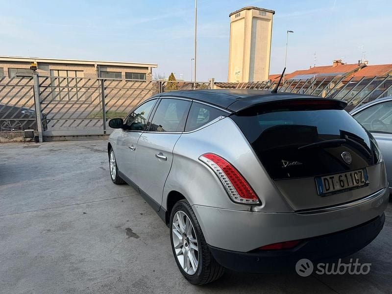 Usata Lancia Delta 120 CV (88 kW) 2008 Grigio Utilitaria