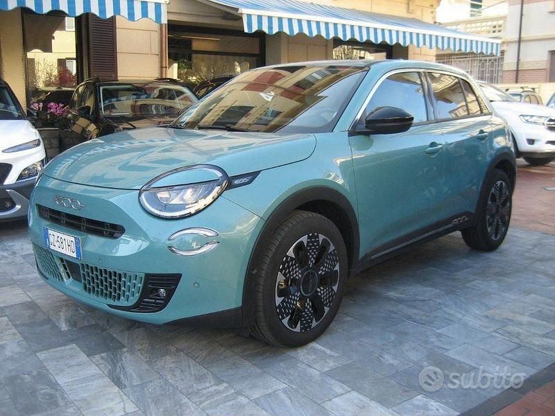 Usata Fiat 600 La Prima 110 CV (80 kW) 2025 Verde SUV