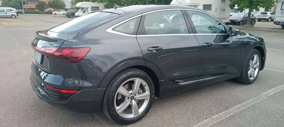 Usata Audi Q8 Sportback e-tron S-Line 158 kW (215 CV) 2023 Grigio SUV