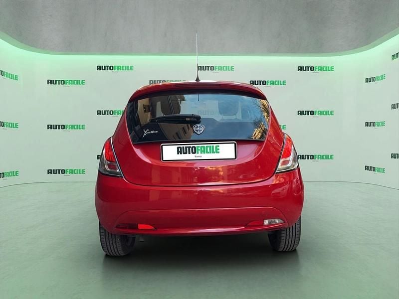 Usata Lancia Ypsilon Silver 69 CV (50 kW) 2017 Rosso Utilitaria