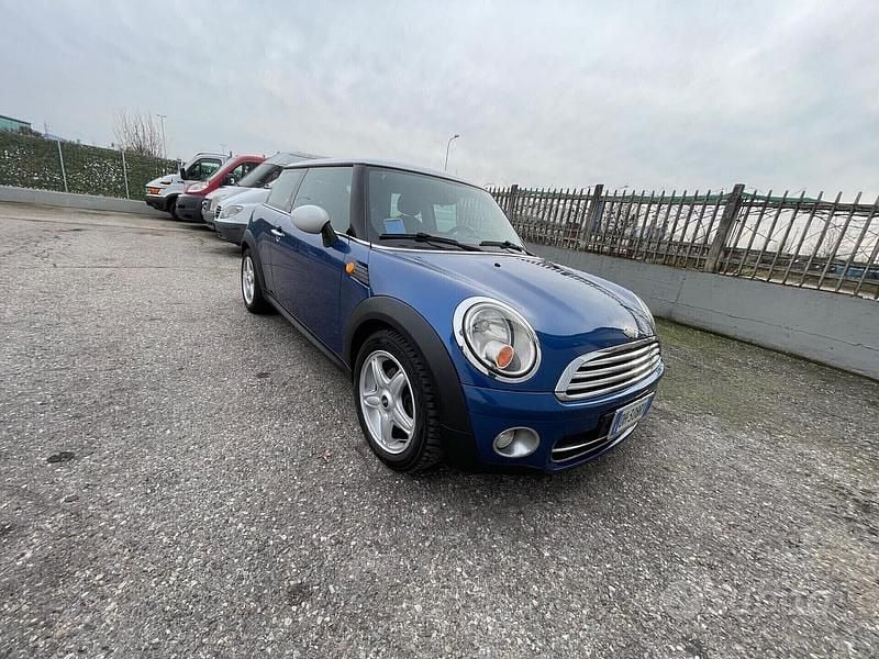 Usata Mini Cooper D Chili 109 CV (80 kW) 2007 Blu Utilitaria