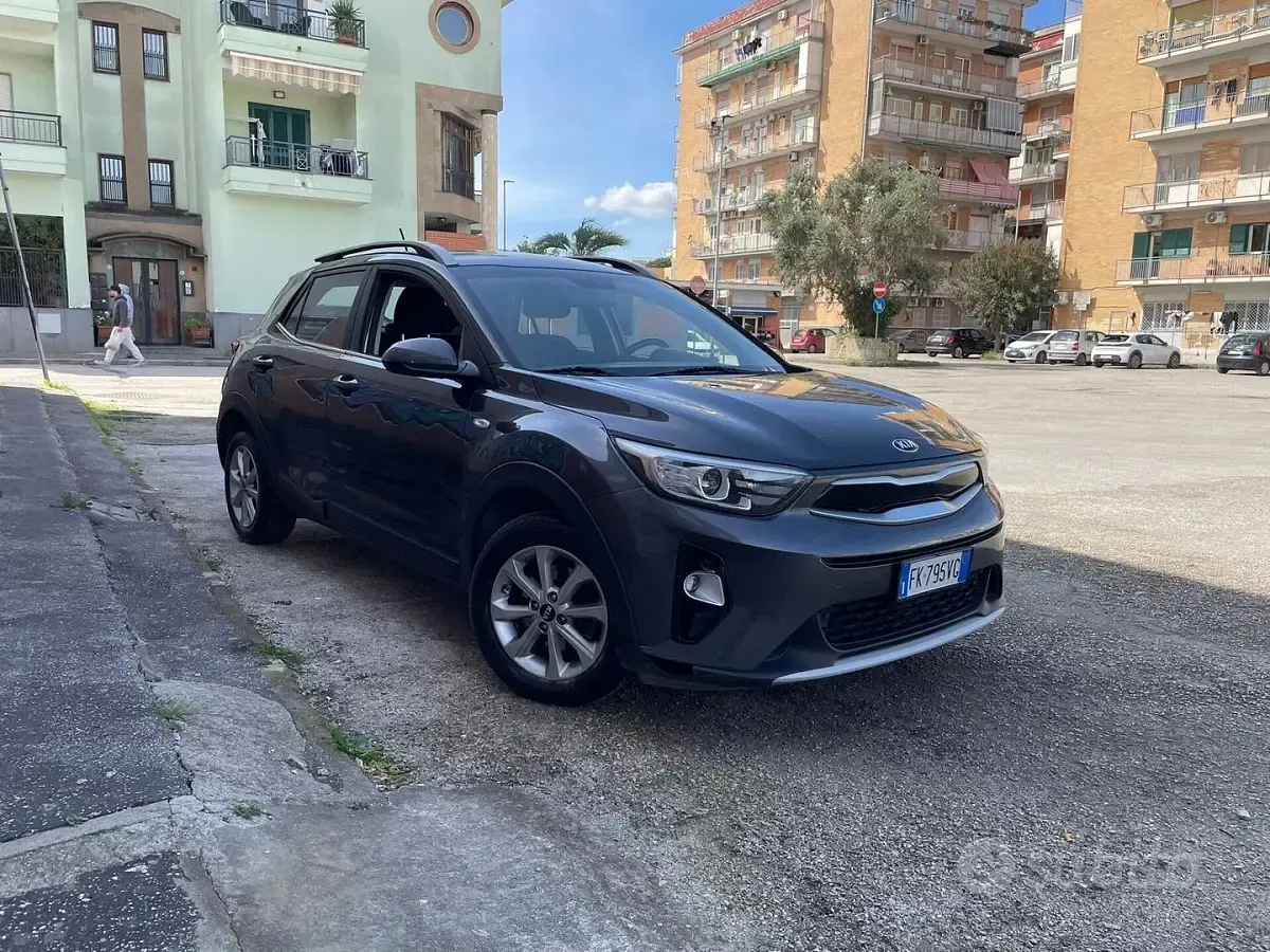 Occasion Kia Stonic 110 ch (80 kW) 2018 Gris SUV