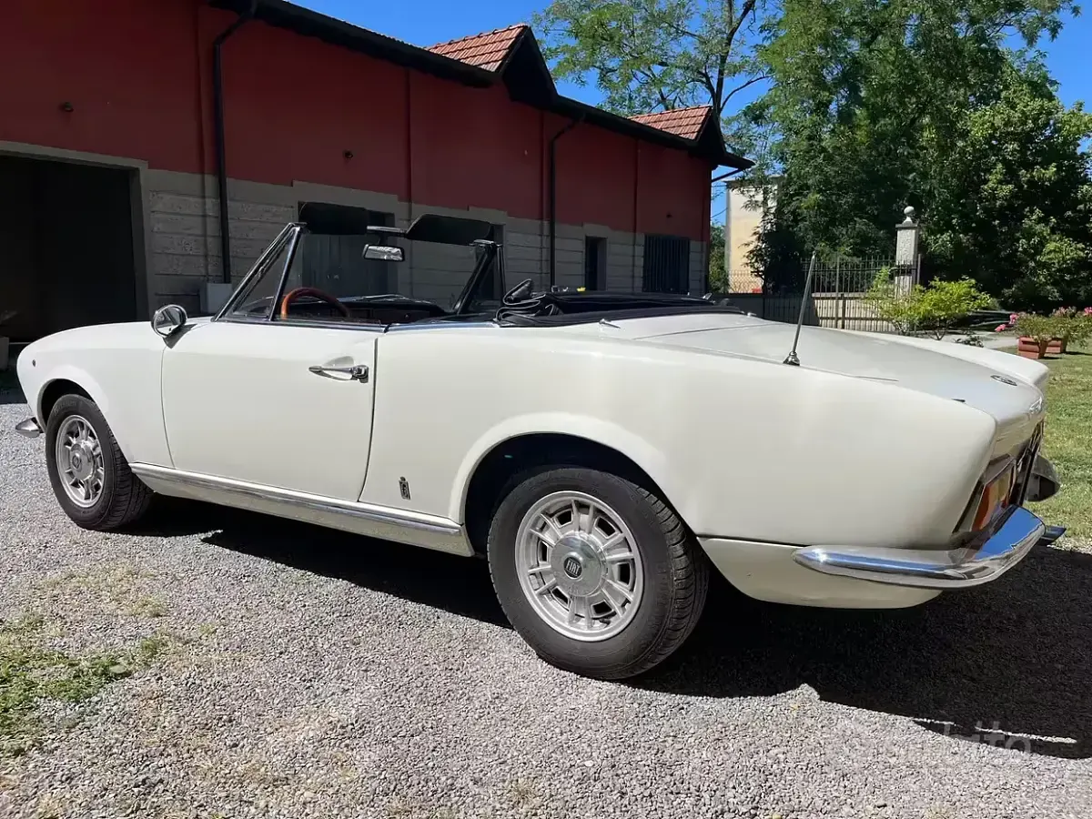 Usata Fiat 124 Spider 90 CV (66 kW) 2026 Bianco Cabrio