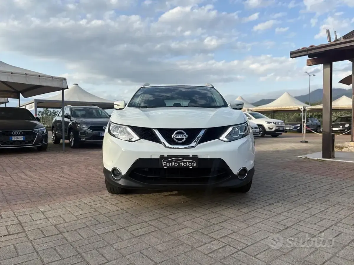 Usata Nissan Qashqai Tekna 110 CV (80 kW) 2015 Bianco SUV