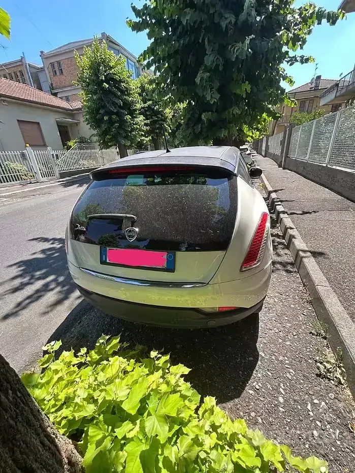 Usata Lancia Delta 120 CV (88 kW) 2012 Bianco Utilitaria