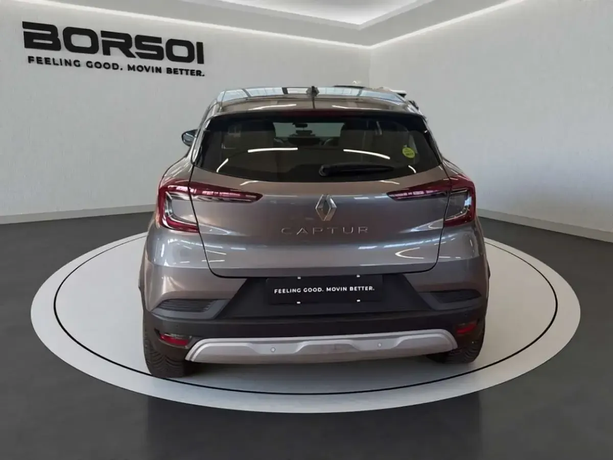 Usata Renault Captur Equilibre 101 CV (74 kW) 2023 Dark metal grey SUV