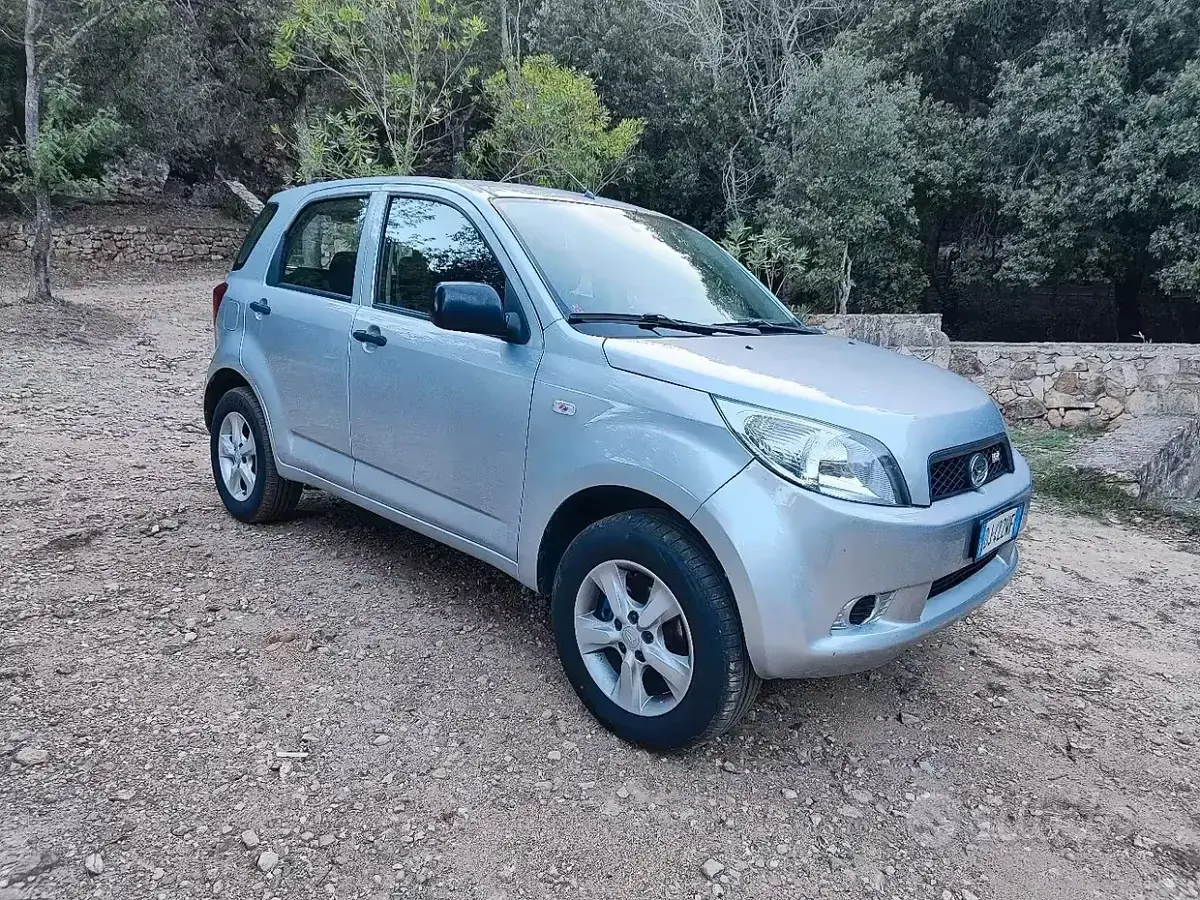 Usata Daihatsu Terios 105 CV (77 kW) 2007 Grigio SUV