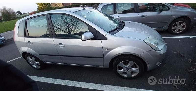 Usata Ford Fiesta 75 CV (55 kW) 2005 Utilitaria