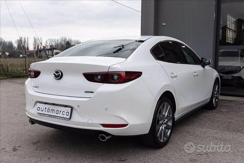 Usata Mazda 3 122 CV (89 kW) 2023 Bianco Berlina