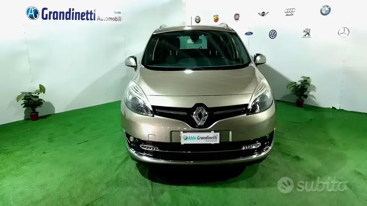 Usata Renault Scenic E-Tech 110 CV (80 kW) 2013 Marrone Utilitaria