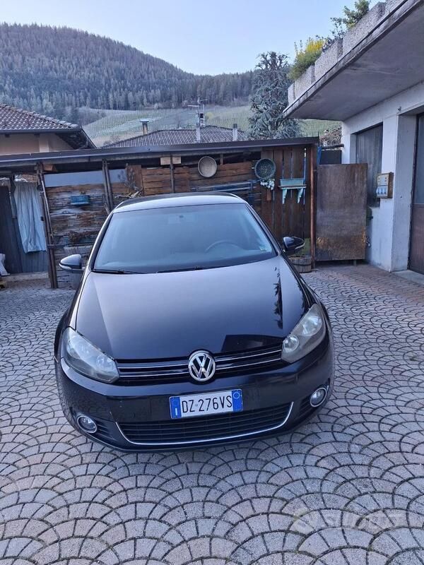 Nero Usata 2010 VW Golf VI Tre volumi | 5500 € (Buon prezzo) - Immagine 1/4