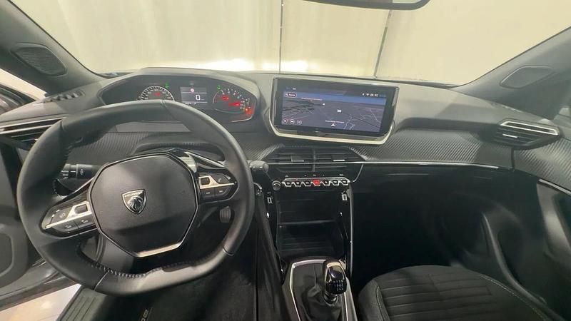 Usata Peugeot 2008 Active 102 CV (75 kW) 2023 Grigio SUV