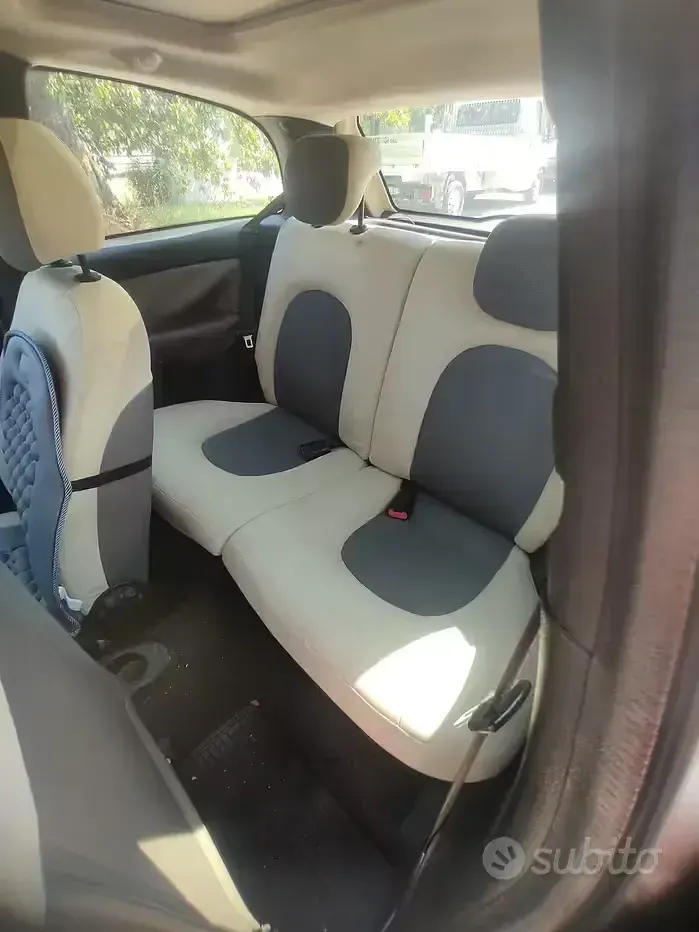 Usata Lancia Ypsilon 69 CV (50 kW) 2004 Beige Utilitaria