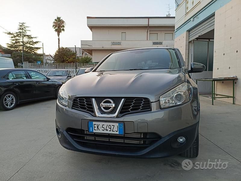 Usata Nissan Qashqai N-TEC 131 CV (96 kW) 2012 Grigio SUV