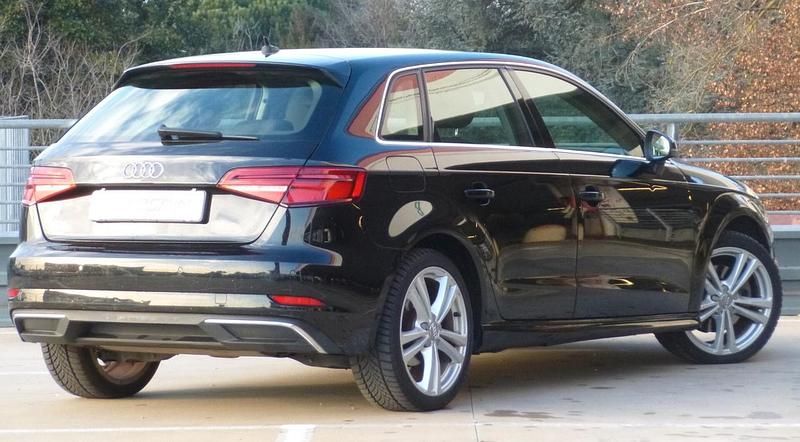 Usata Audi A3 Business 149 CV (109 kW) 2020 Nero Berlina