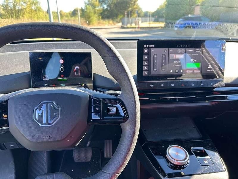 Usata MG MG4 EV 131 kW (179 CV) 2024 Nero Utilitaria