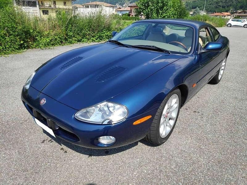 Usata 2000 Jaguar XKR Coupé | 27.400 € (Buon prezzo) - Immagine 1/4