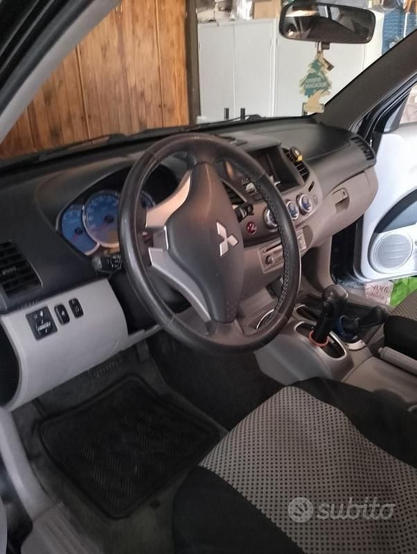 Usata Mitsubishi L200 136 CV (100 kW) 2007 Nero Pick-up